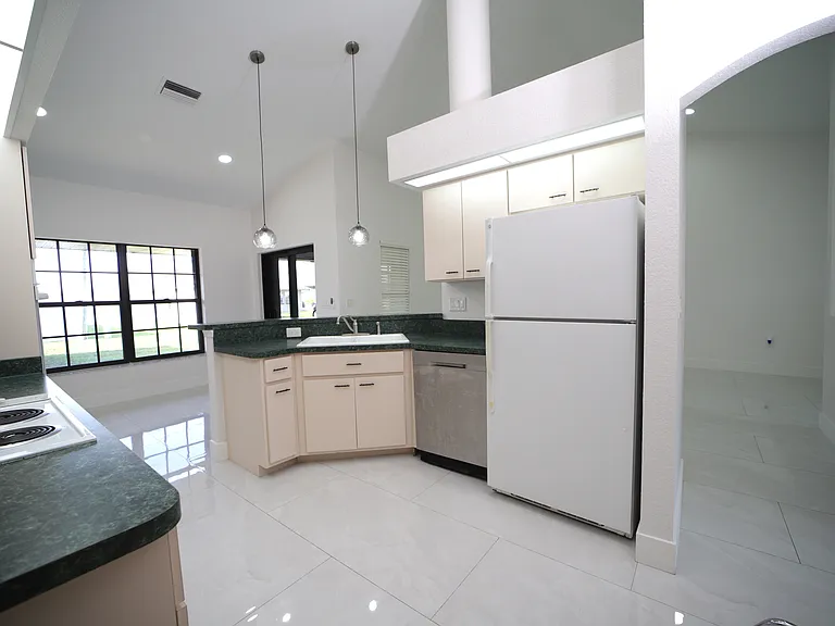 23146 Ambassador Ave — Photo 11