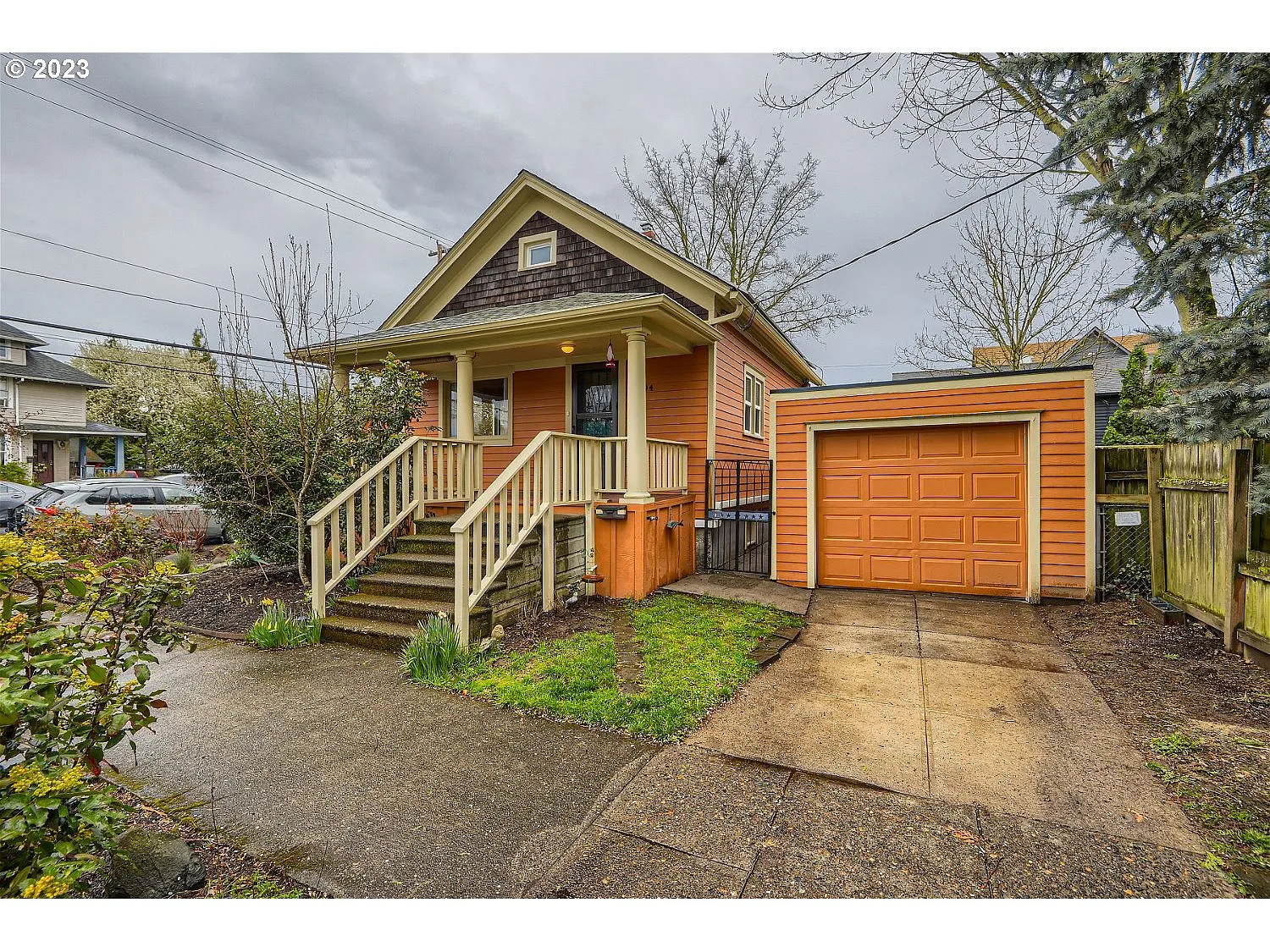 2704 SE 19th Ave photo 1