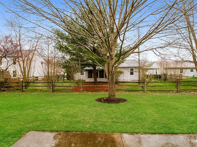 607 Fox Chase Way — Photo 15