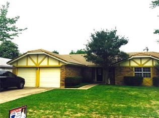 2846 Summerdale Dr, Hurst, TX 76054