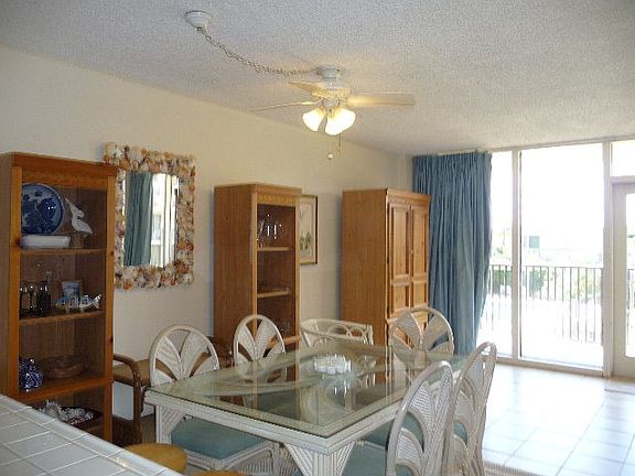 4th image of 600 Padre Blvd