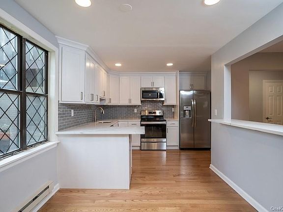 4th image of 643 Sierra Vista Ln