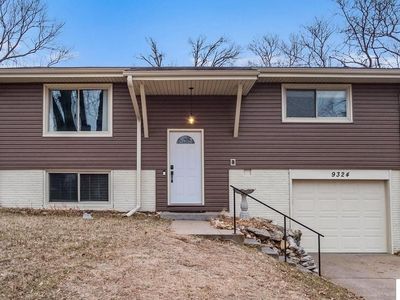 9324 Laurel Ave, Omaha, NE, 68134