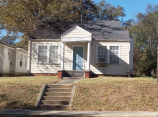 1016 N 8th Ave, Laurel, MS 39440