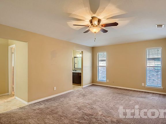 5th image of 2407 Honeysuckle Dr