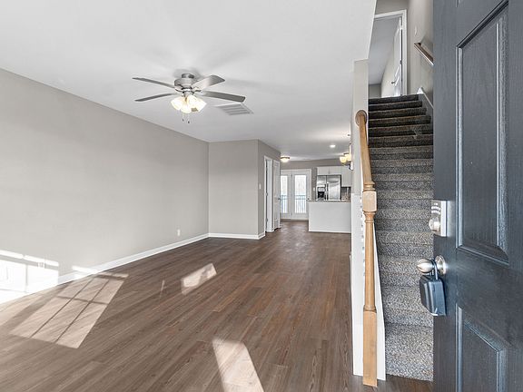 2nd image of 955 Big Sky Dr #H