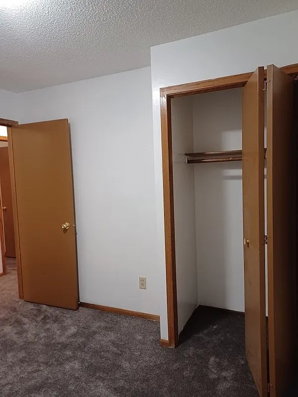 3 bed, 1.5 bath, 1000 sqft, $2,400 — Photo 4