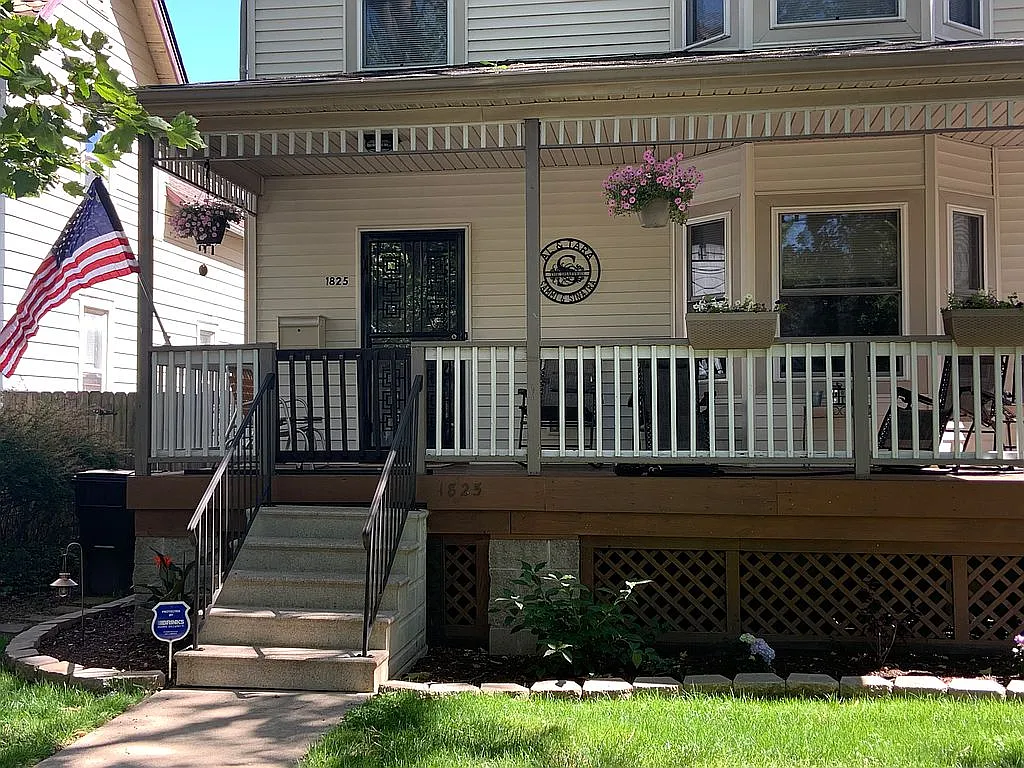1825 Corning Ave photo 1