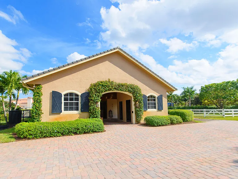 14911 Equestrian Way — Photo 8