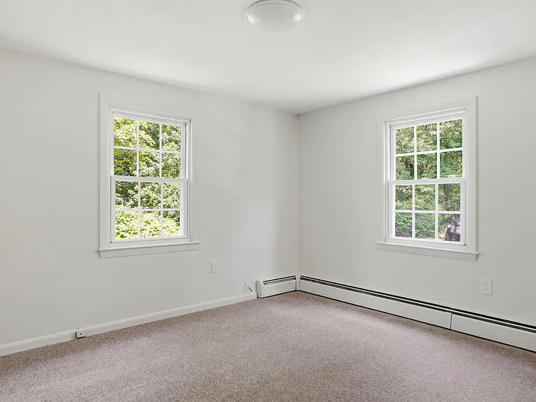 289 Derry Rd #B — Photo 10