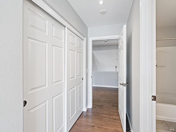 4th image of 104 Treadway Court