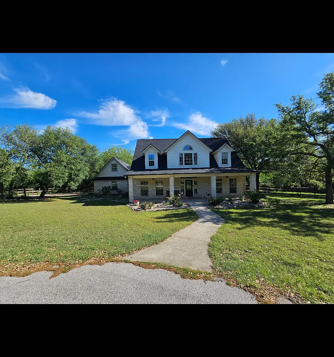 4 bed, 2.5 bath, 2676 sqft, $3,350 — Photo 1