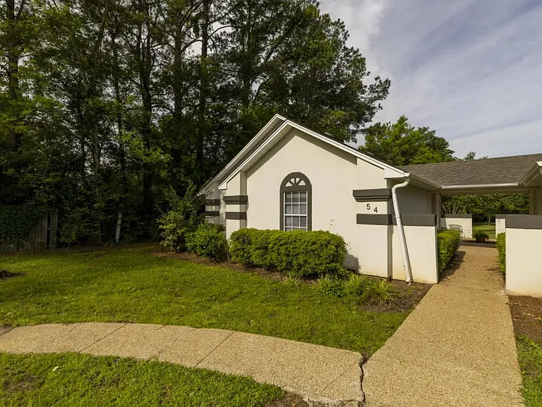54 Humphery Ln — Photo 1