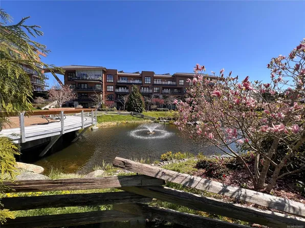 745 Travino Ln #105, Saanich, BC V8Z 0E5