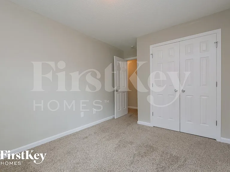 562 Maggie Ln — Photo 8