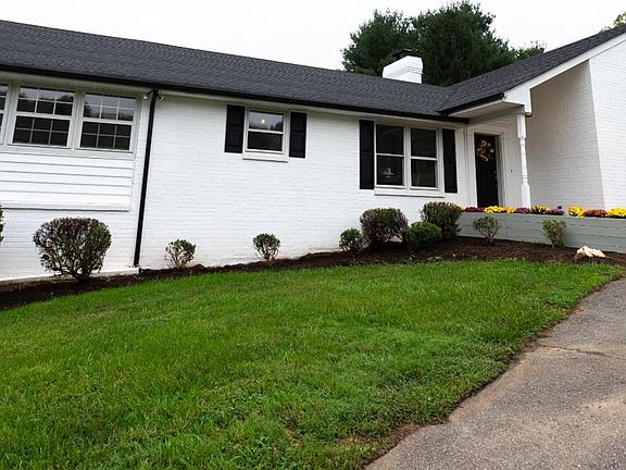 3rd image of 302 Quail Meadows Dr