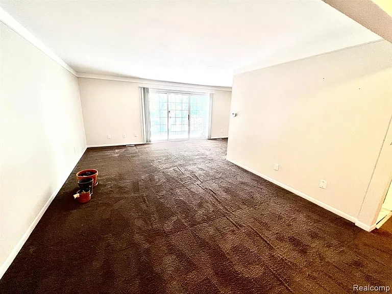 448 Fox Hills Dr S #8 — Photo 12