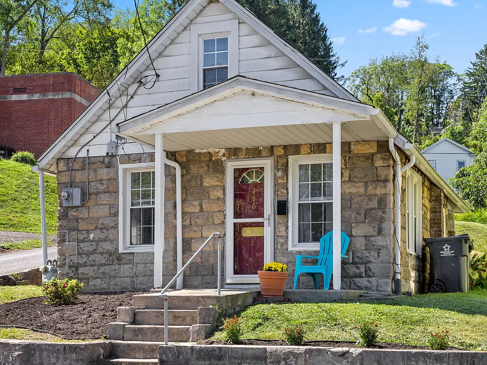 476 White Ave