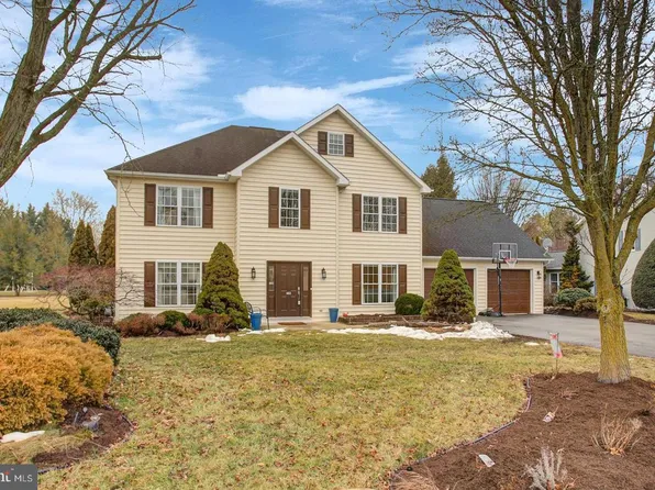 463 Century Dr, Greencastle, PA 17225