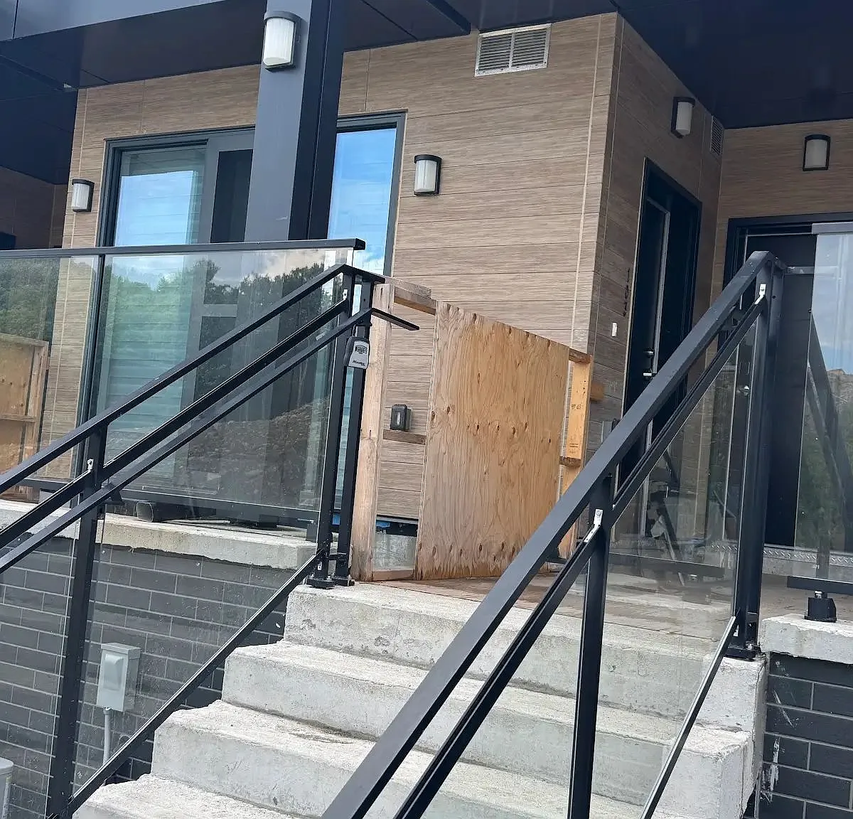 3 bed, $3,499 — Photo 3