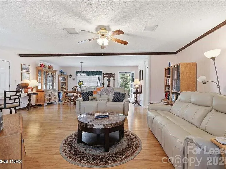853 Walker Rd — Photo 9