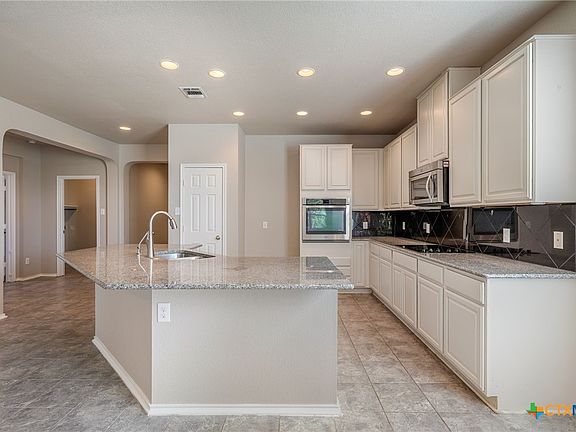 5th image of 14712 Lake Victor Dr