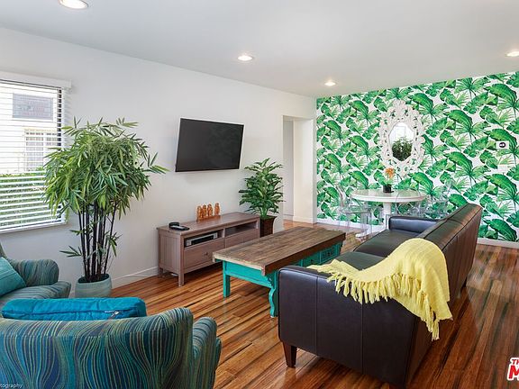 3rd image of 124 N Harper Ave