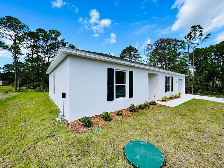 1094 Harlingen Rd SW — Photo 5