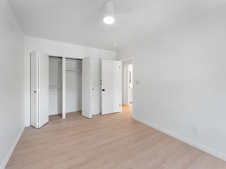 Valeria Apartments — Photo 16