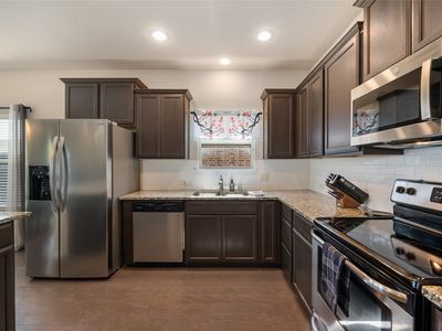 8917 Tenderfoot Ln, Aubrey, TX, 76227