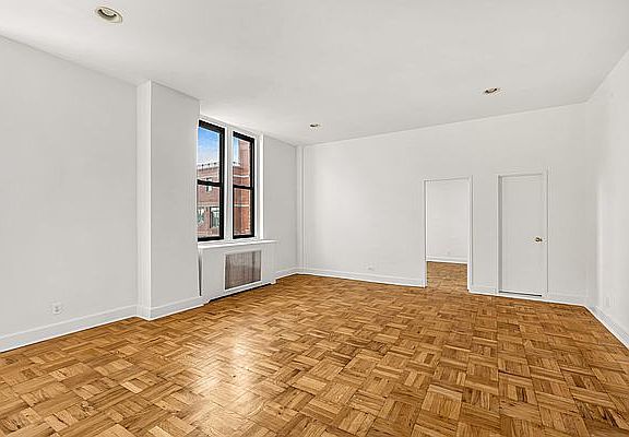 4th image of 160 W 71st St Ph G
