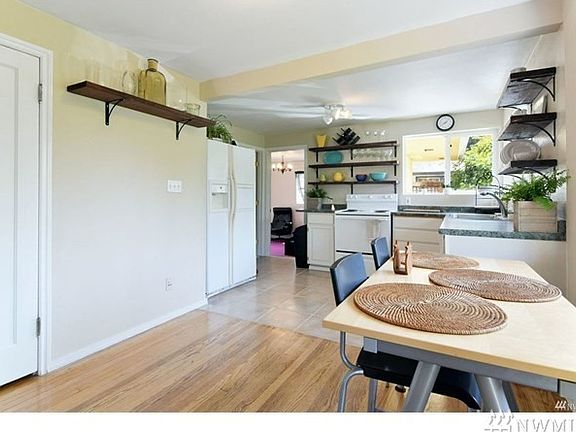 3rd image of 16030 Interlake Ave N