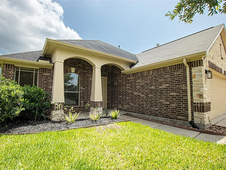 23611 Starbridge Lake Ln — Photo 31