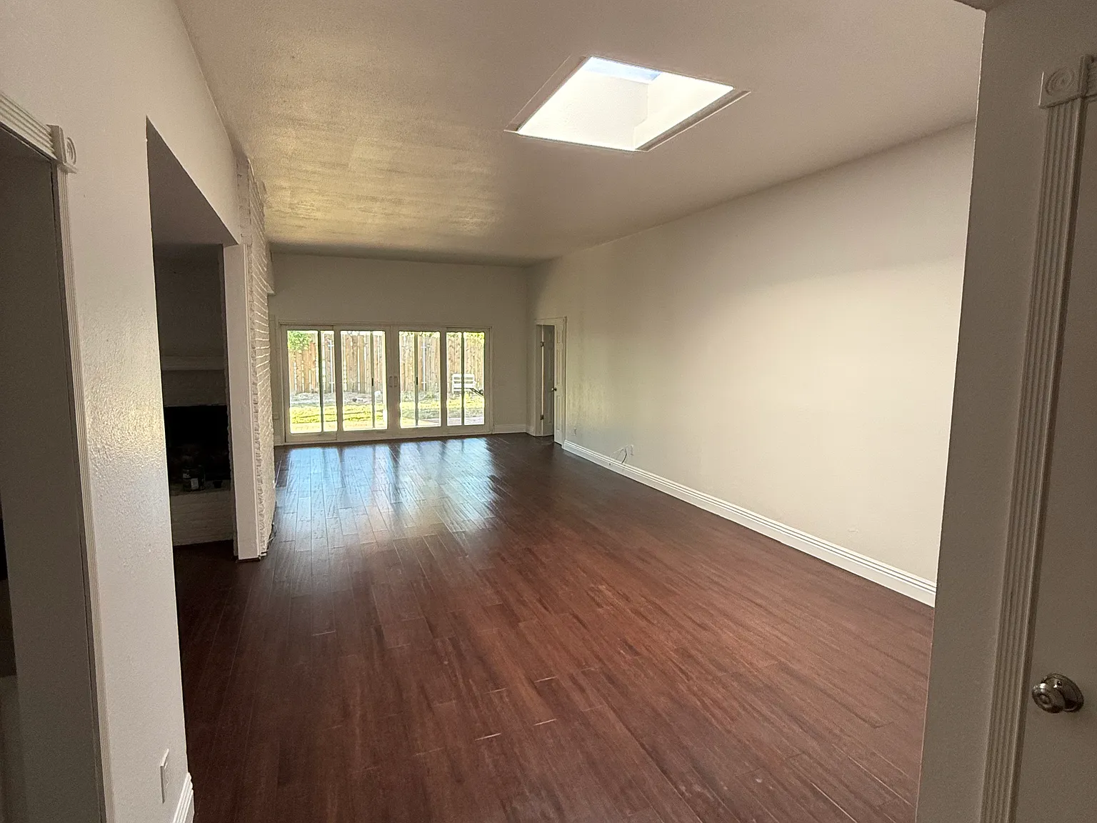 4 bed, 1935 sqft, $4,850 — Photo 2