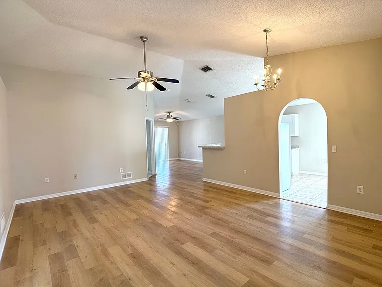 309 Catfish Dr E — Photo 3