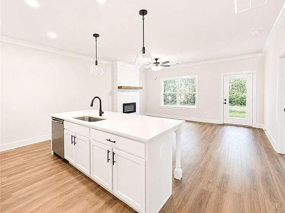 4th image of 74 Village Ct