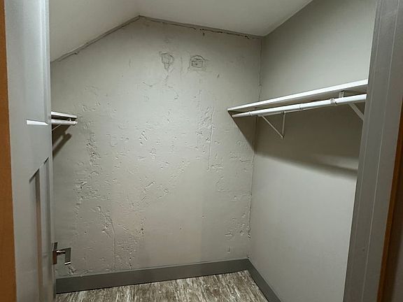 5th image of 614 Poplar St #102