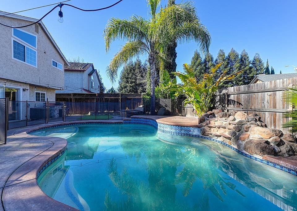 1st image of 1056 McRae Way