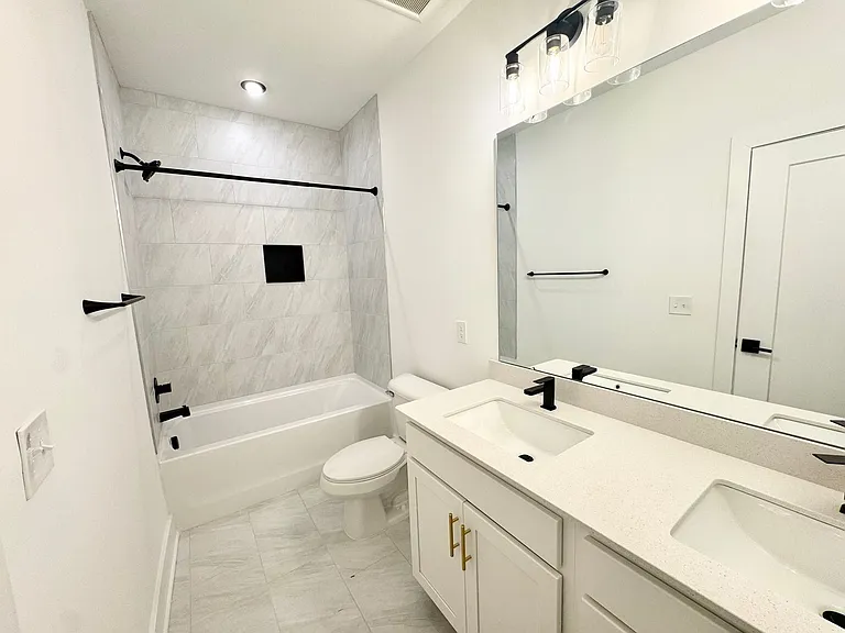 175 Black St W #203 — Photo 14