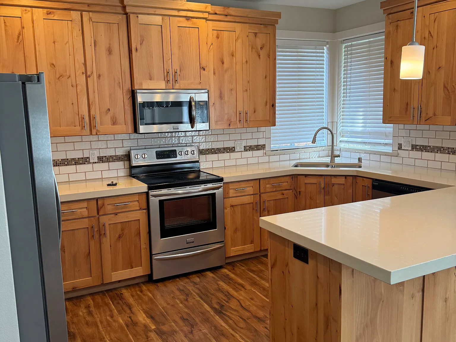 3 bed, 2.5 bath, 1632 sqft, $2,700 — Photo 2