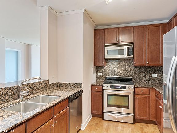 5th image of 450 E Waterside Dr #1601
