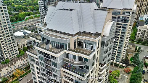 8 Rean Dr Photo 1