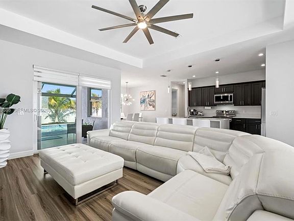5th image of 1017 NW 15th Ter