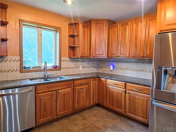 5th image of 11003 Florence Hill Rd