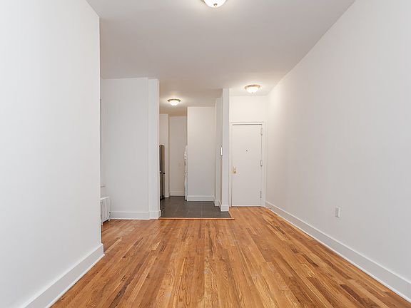 5th image of 372 Saint Johns Pl APT 33