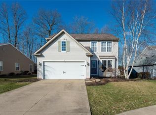 555 Woodview Dr, Akron, OH