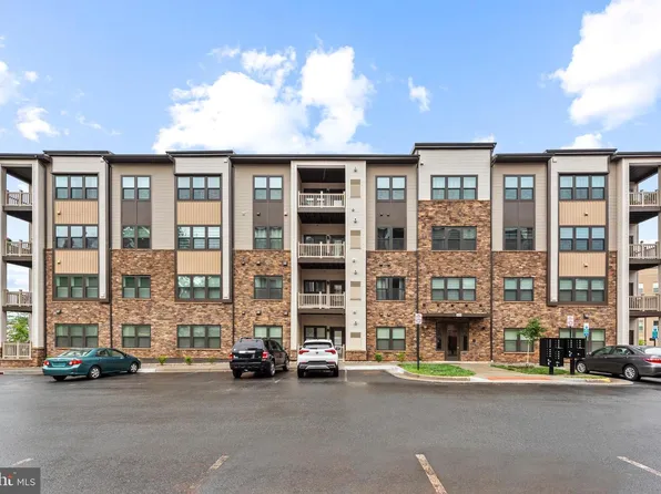 46270 Mount Allen Ter #300, Sterling, VA 20164