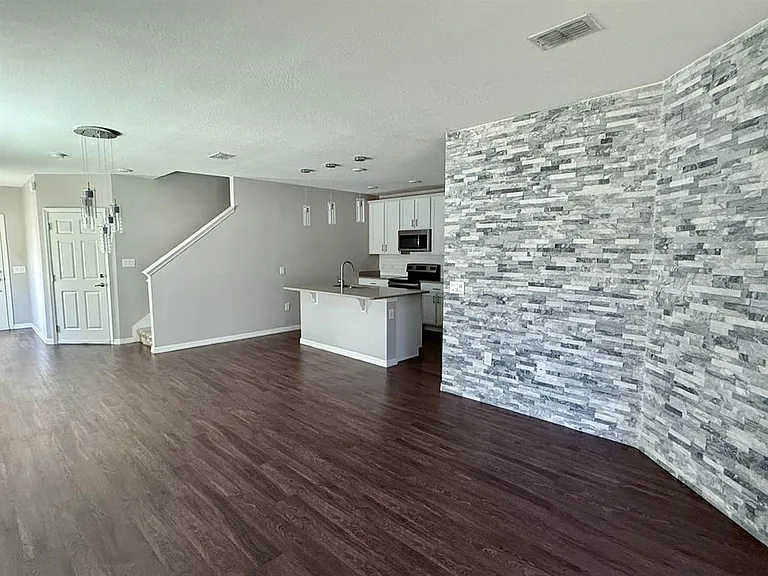 3301 Beau Rd — Photo 3