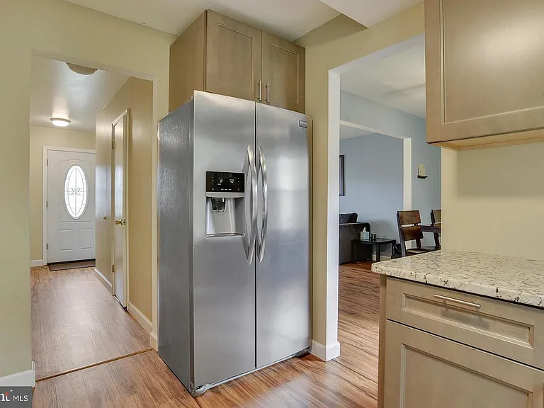 9438 Abingdon Ct — Photo 3