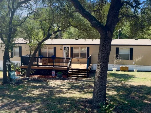 270 Buckhorn Dr, Canyon Lake, TX 78133